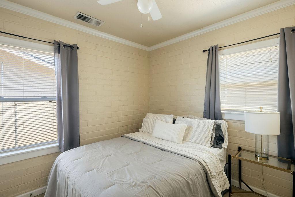 335 Oxford Ave, Clovis, CA 93612