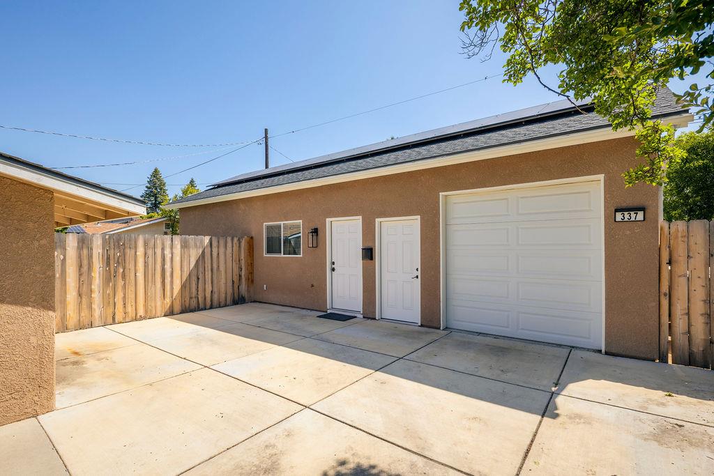 335 Oxford Ave, Clovis, CA 93612