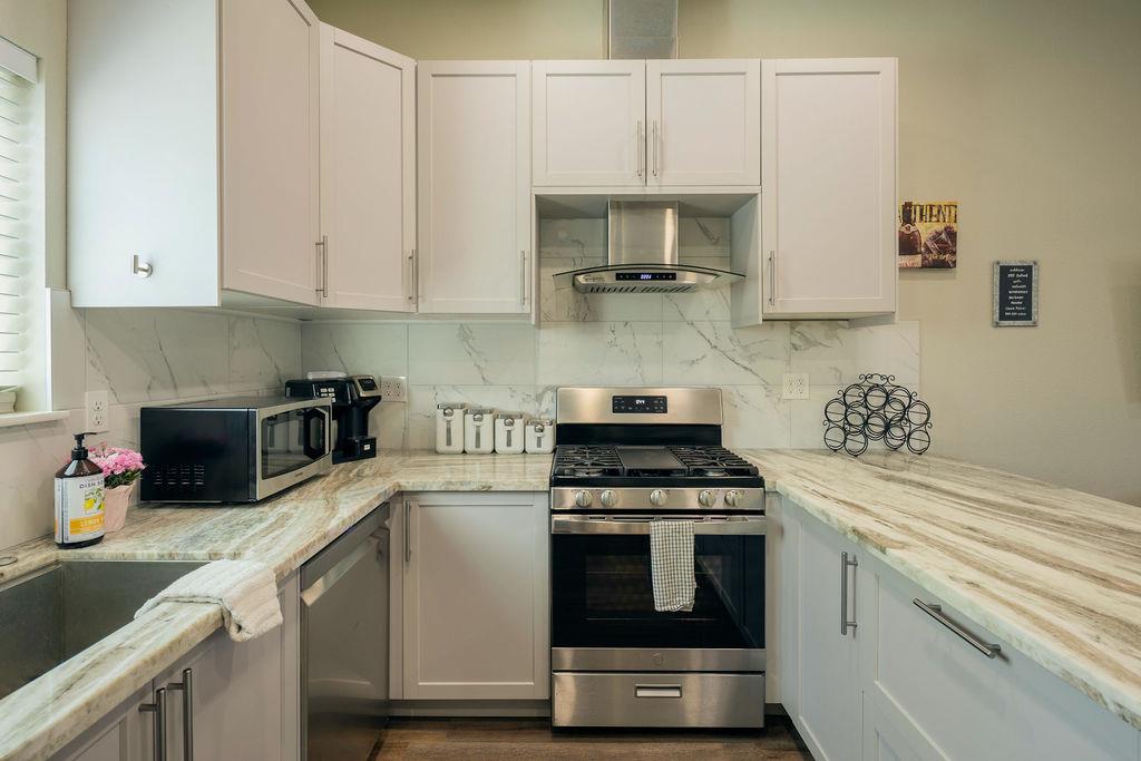 335 Oxford Ave, Clovis, CA 93612