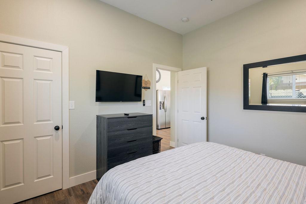 335 Oxford Ave, Clovis, CA 93612