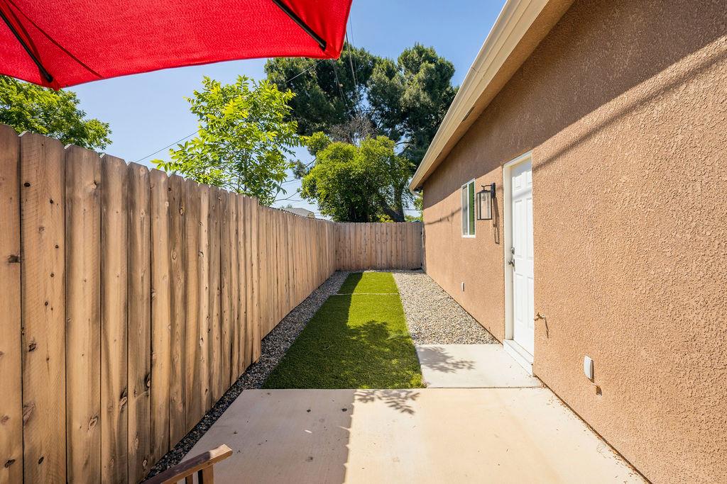 335 Oxford Ave, Clovis, CA 93612
