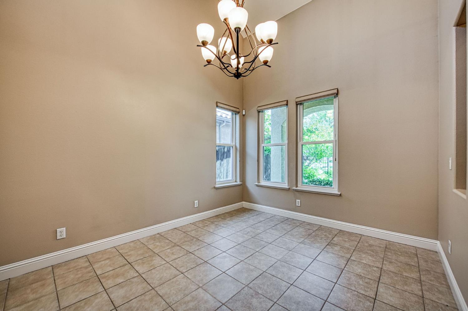 3544 Prescott Ave, Clovis, CA 93619