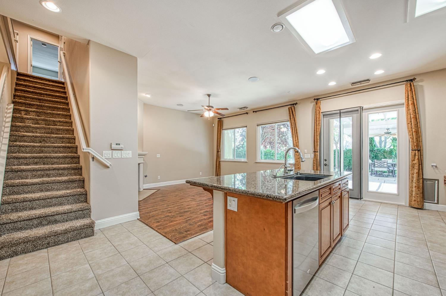 3544 Prescott Ave, Clovis, CA 93619