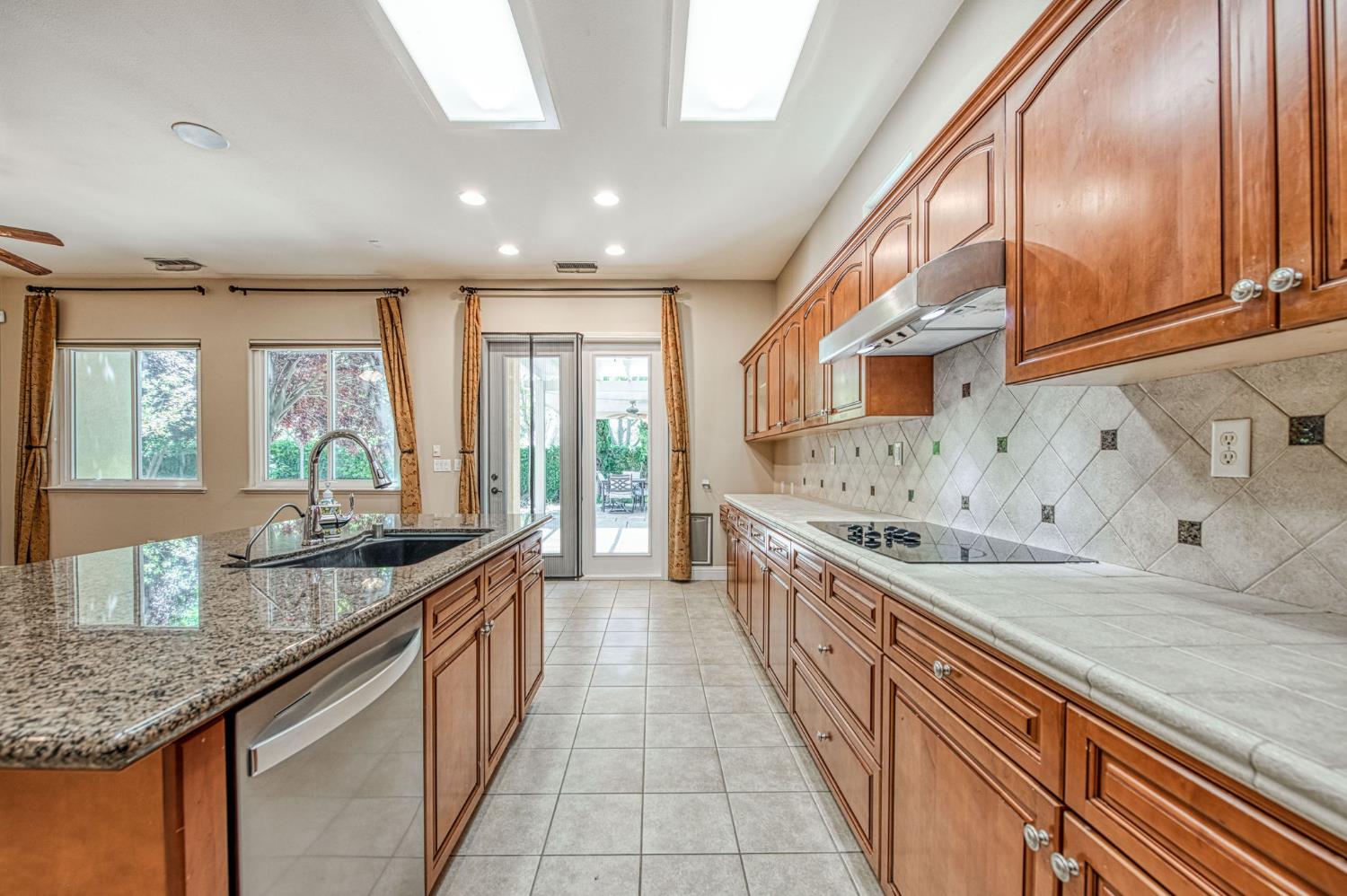 3544 Prescott Ave, Clovis, CA 93619