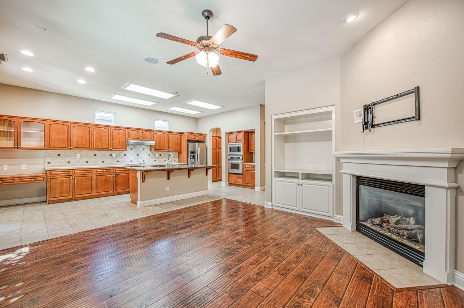 3544 Prescott Ave, Clovis, CA 93619