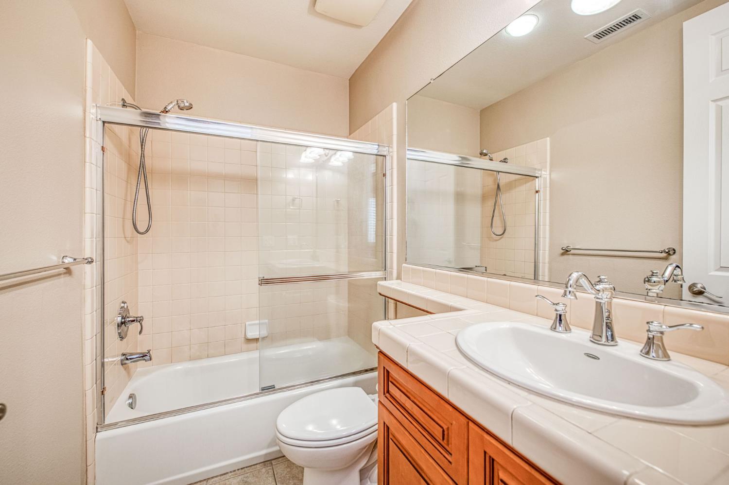 3544 Prescott Ave, Clovis, CA 93619