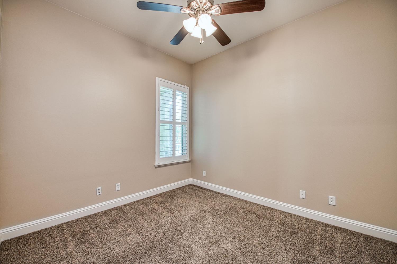 3544 Prescott Ave, Clovis, CA 93619