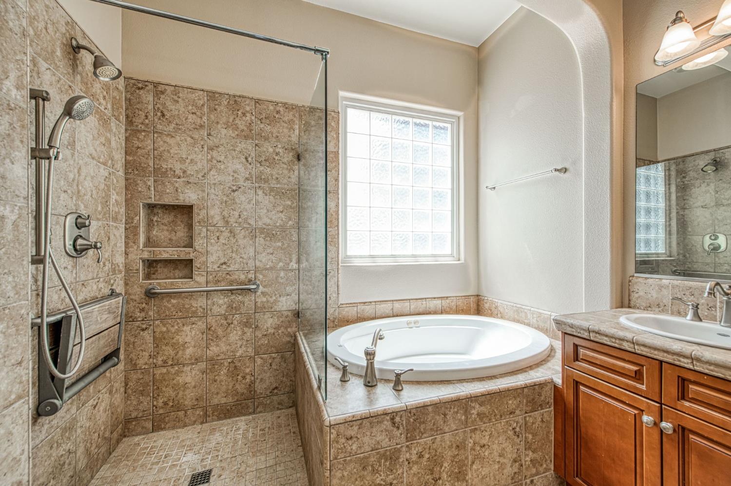 3544 Prescott Ave, Clovis, CA 93619