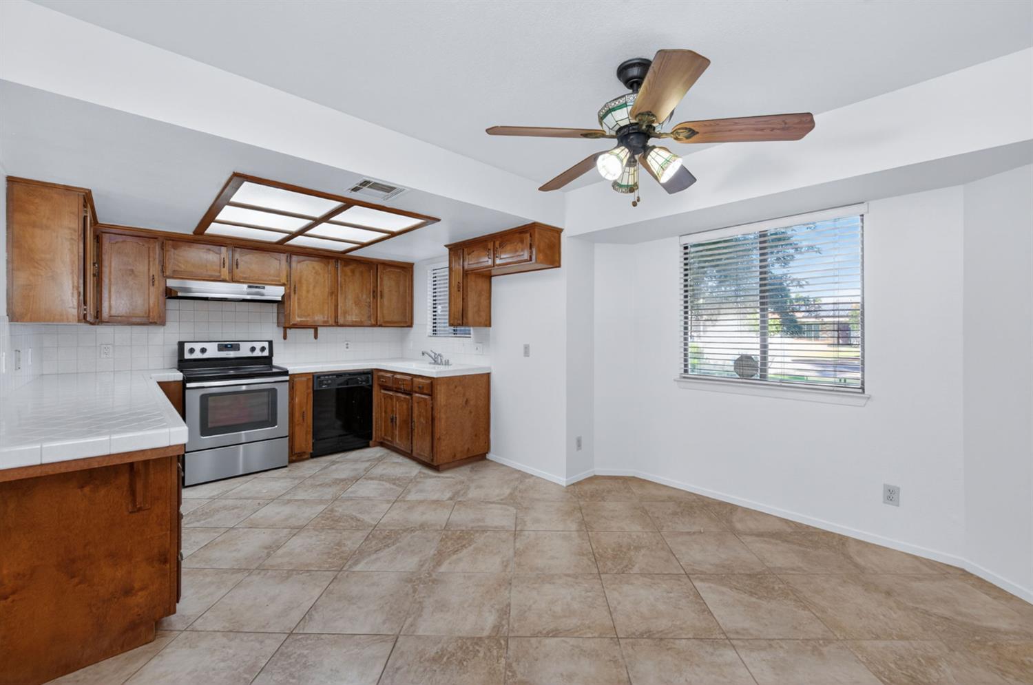 395 N Fordham Ave, Fresno, CA 93727