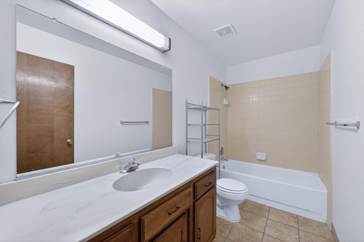 395 N Fordham Ave, Fresno, CA 93727