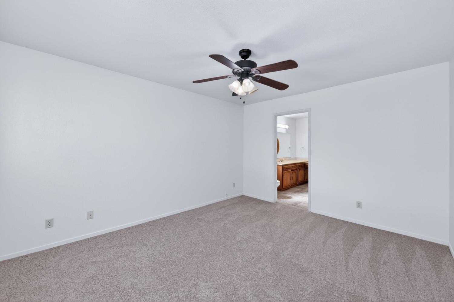 395 N Fordham Ave, Fresno, CA 93727