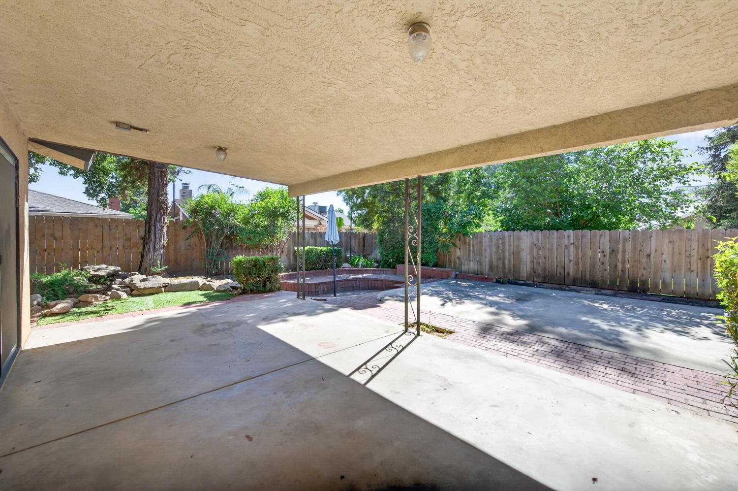 395 N Fordham Ave, Fresno, CA 93727