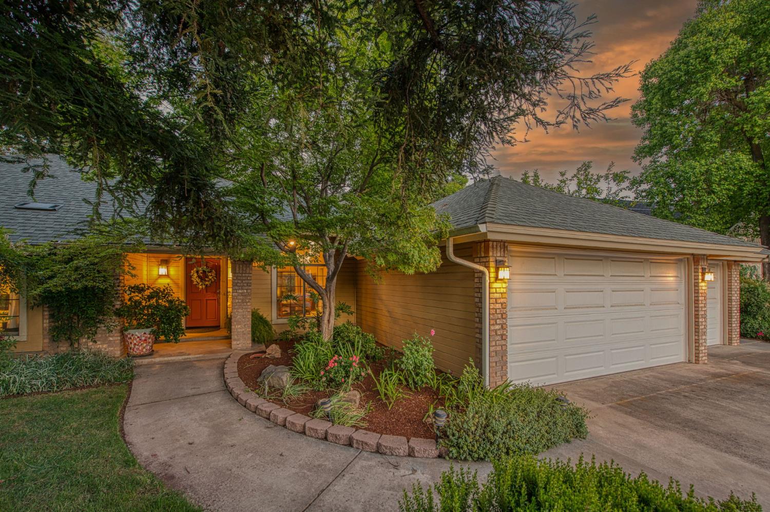 6568 N Farris Ave, Fresno, CA 93711