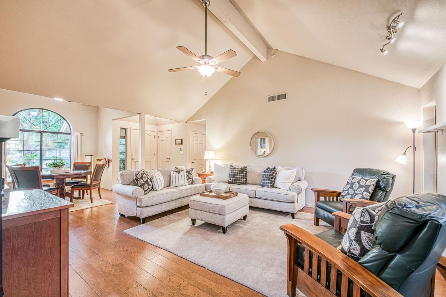 6568 N Farris Ave, Fresno, CA 93711