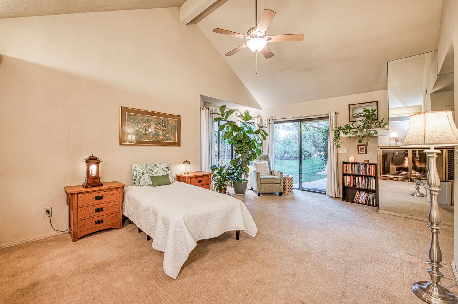 6568 N Farris Ave, Fresno, CA 93711