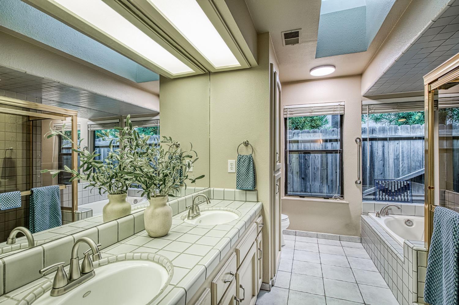 6568 N Farris Ave, Fresno, CA 93711