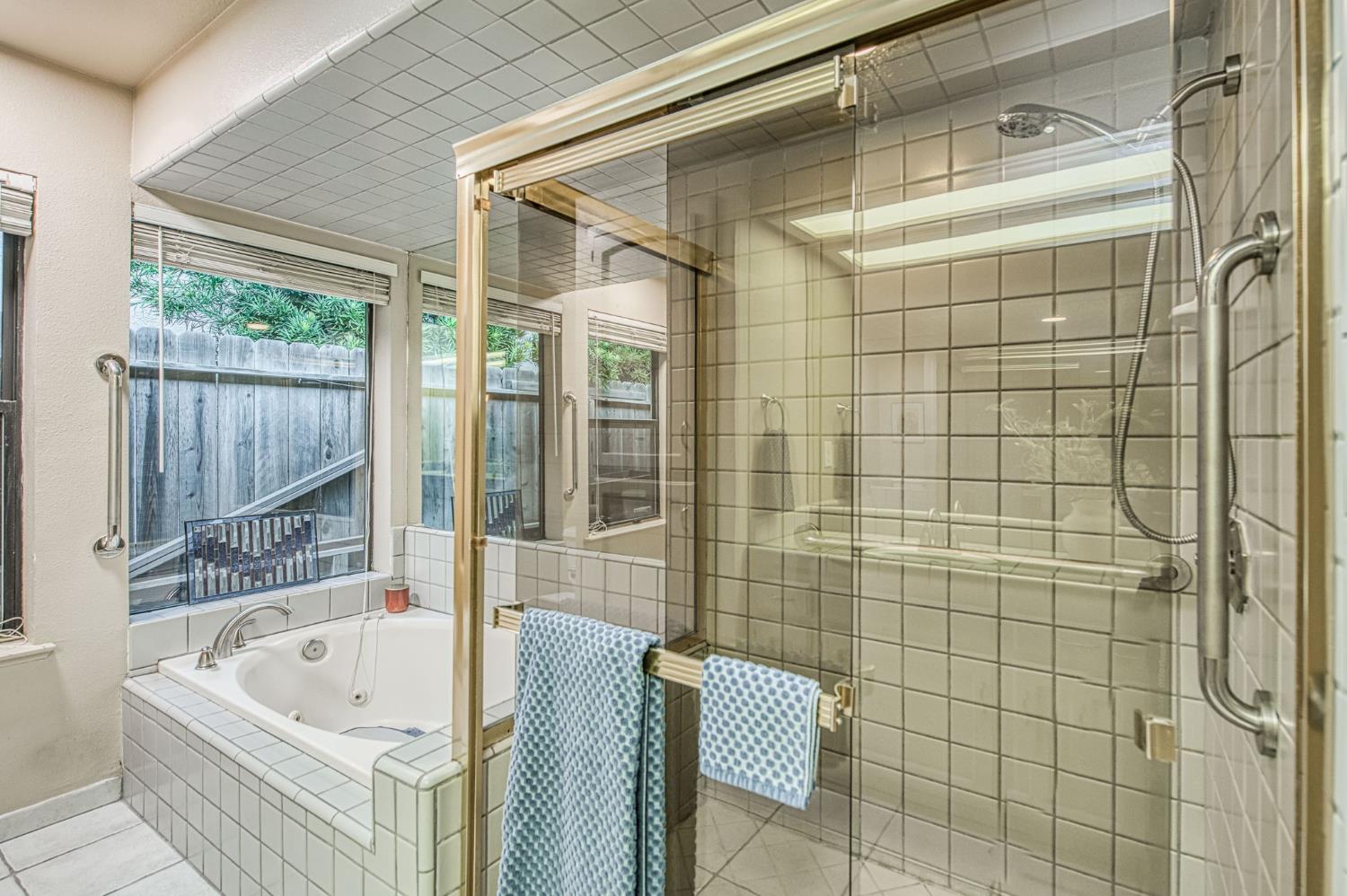 6568 N Farris Ave, Fresno, CA 93711