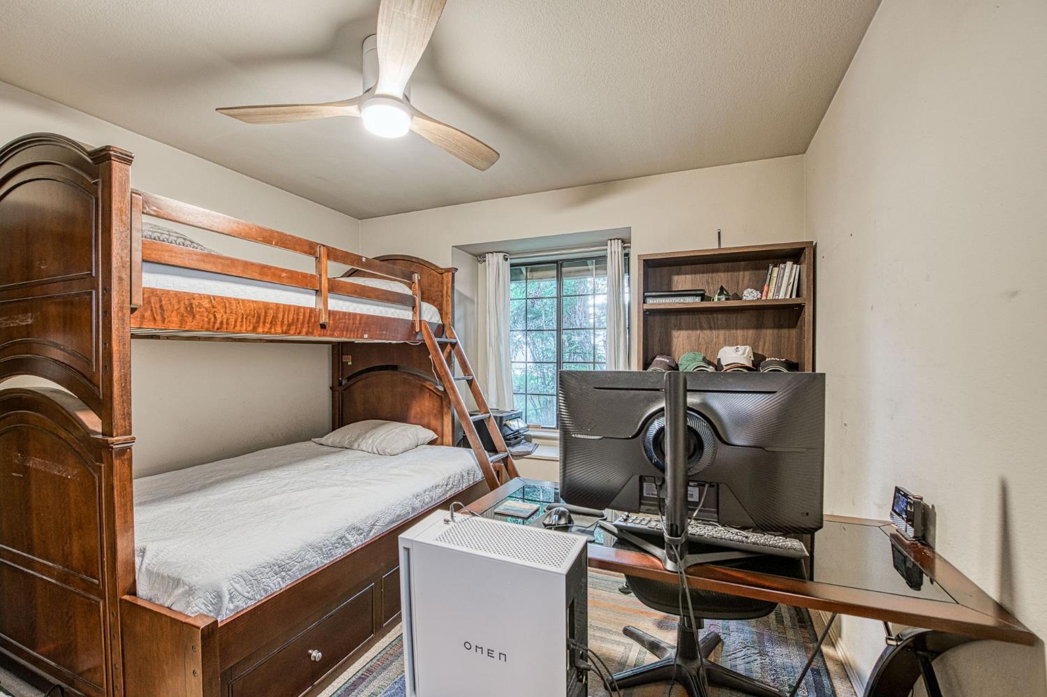 6568 N Farris Ave, Fresno, CA 93711