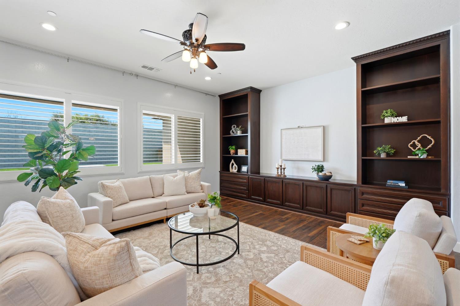 3368 N Discovery Way, Hanford, CA 93230