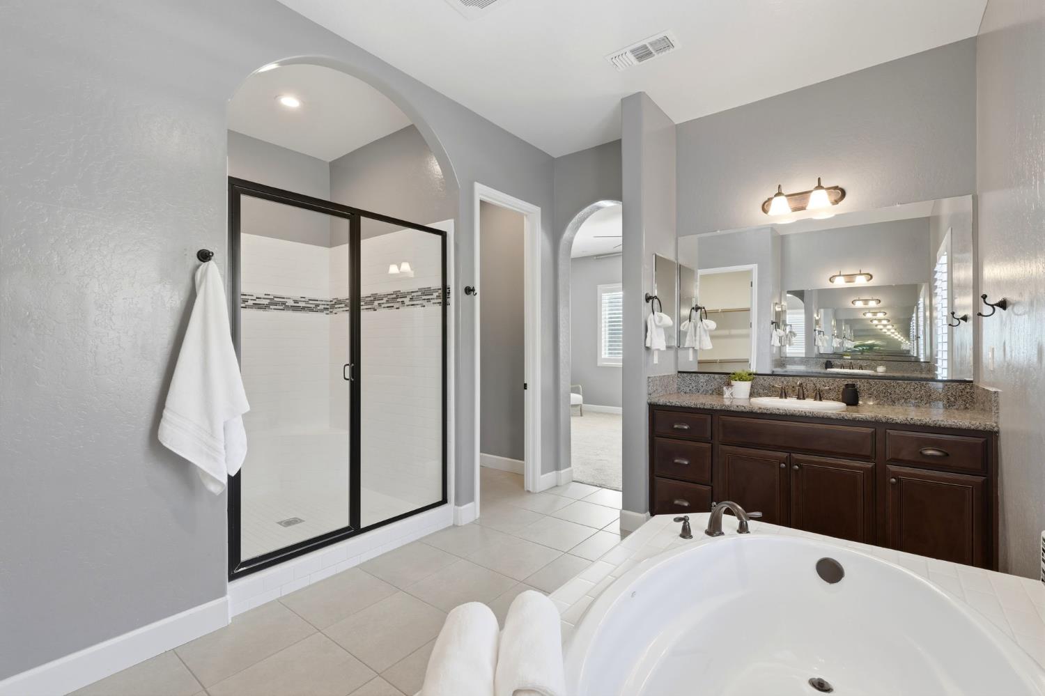 3368 N Discovery Way, Hanford, CA 93230