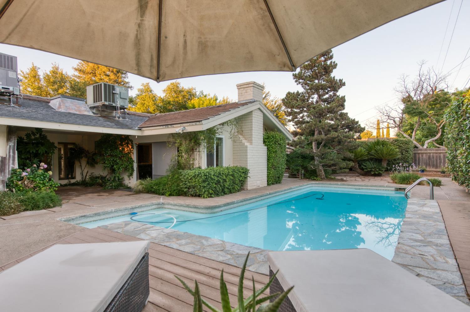 1687 W Dovewood, Fresno, CA 93711