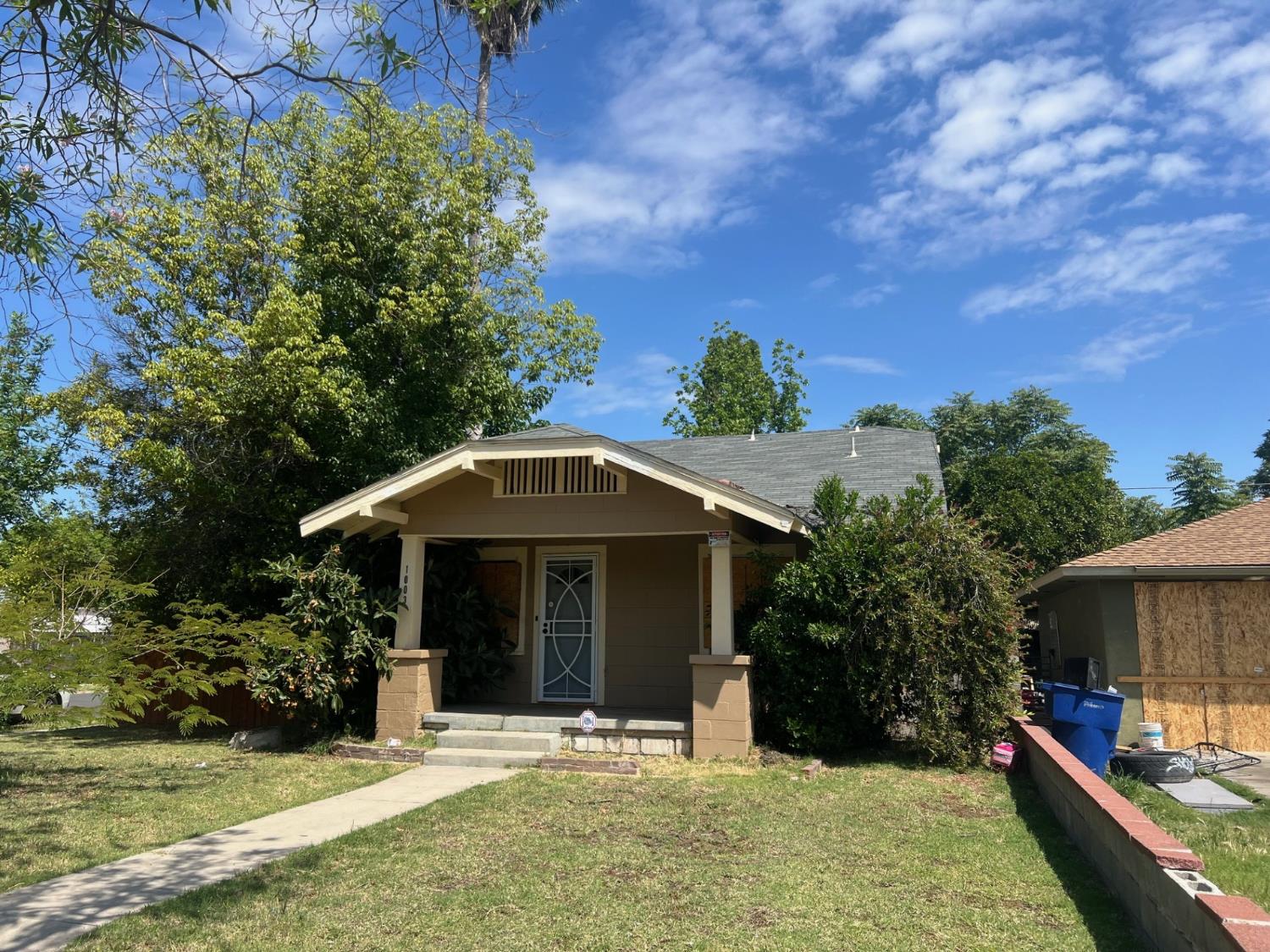 1003 E Cortland Ave, Fresno, CA 93704