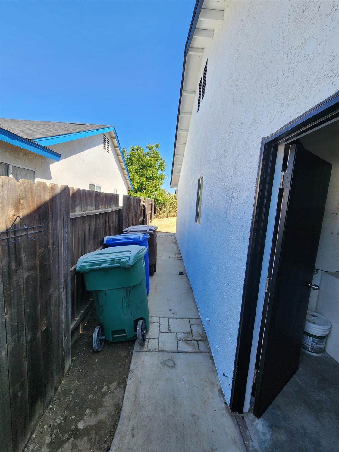 723 Dodderer, Firebaugh, CA 93622