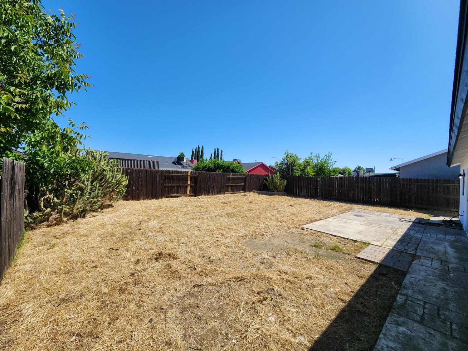 723 Dodderer, Firebaugh, CA 93622