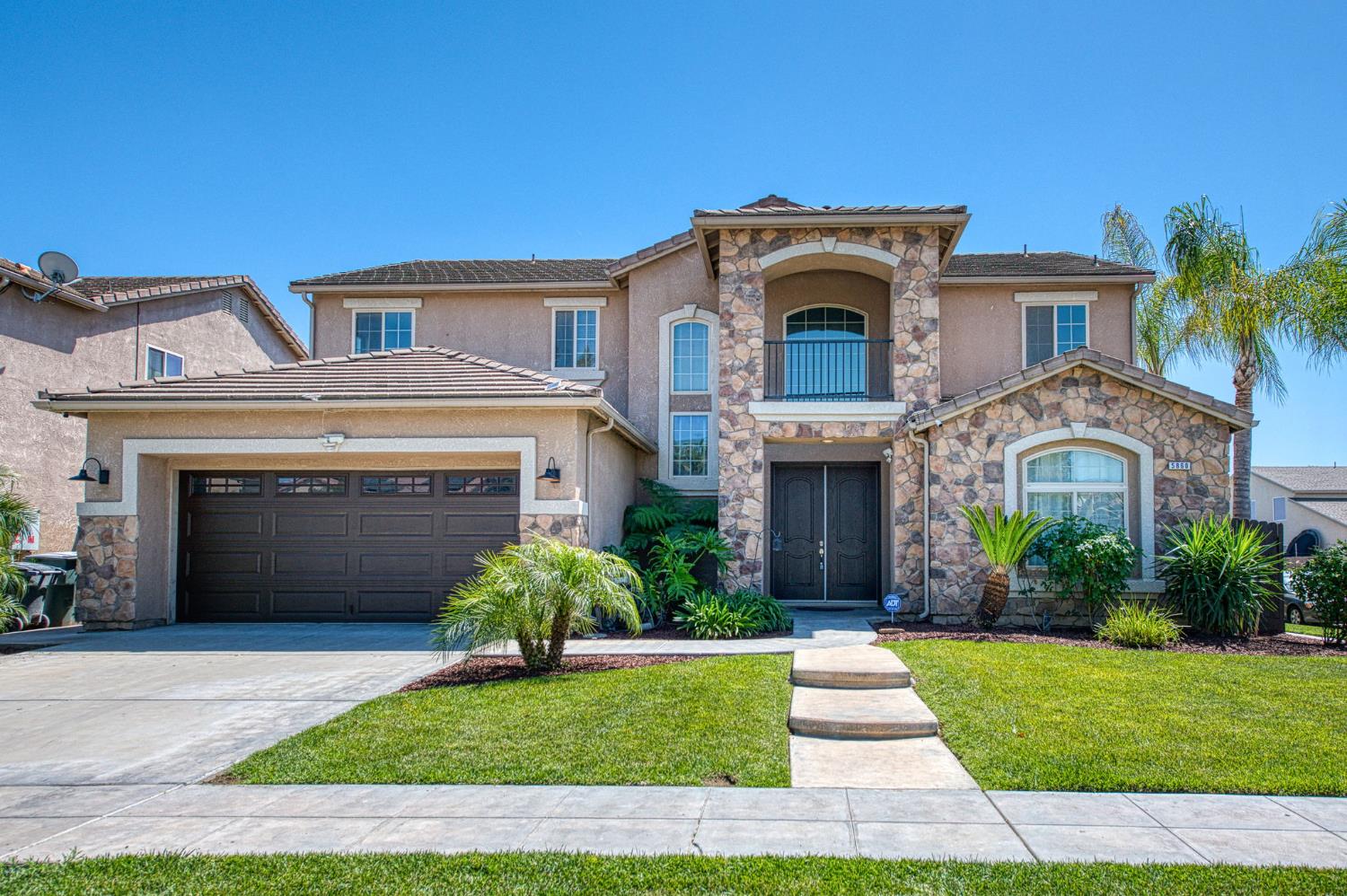 5860 E Byrd Ave, Fresno, CA 93727