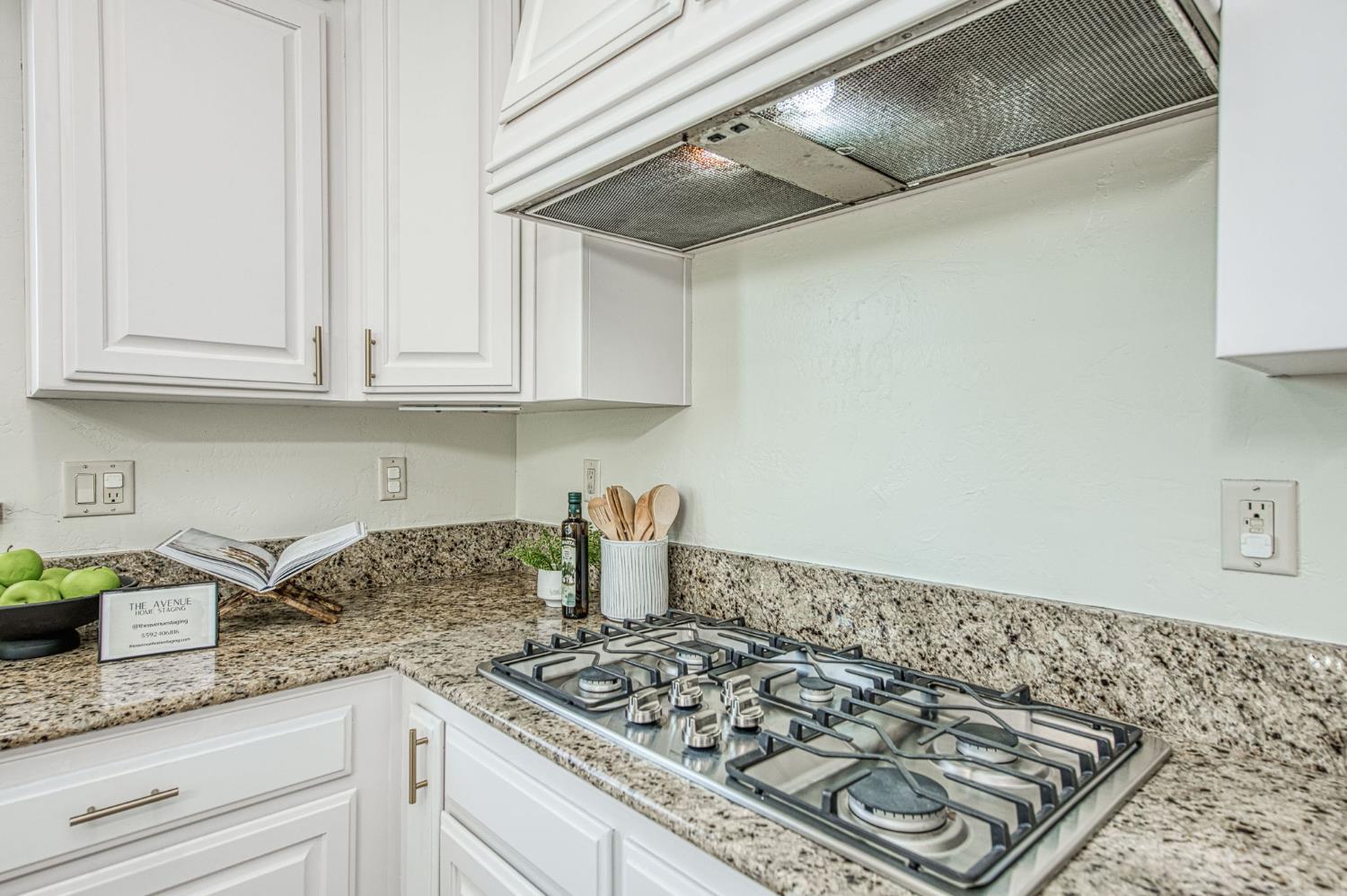 5860 E Byrd Ave, Fresno, CA 93727