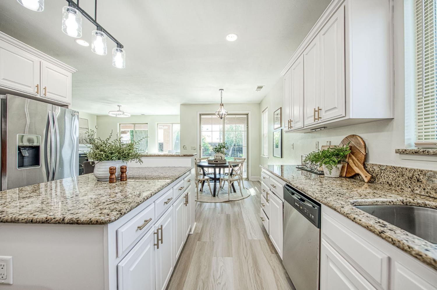 5860 E Byrd Ave, Fresno, CA 93727