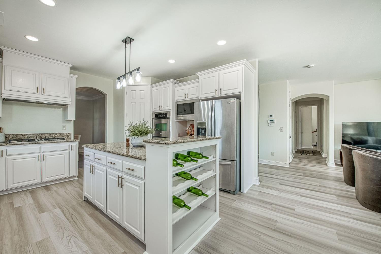 5860 E Byrd Ave, Fresno, CA 93727
