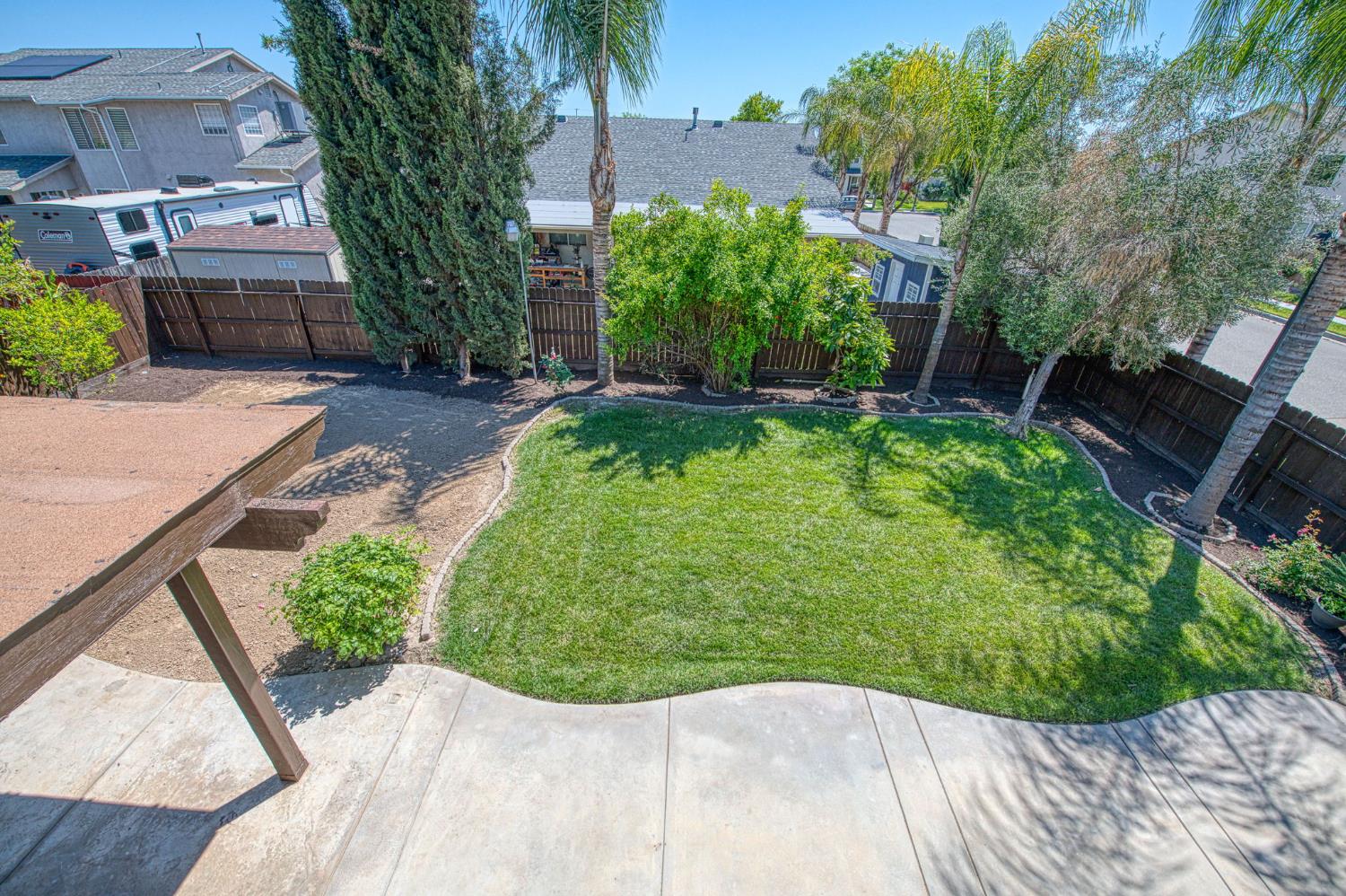 5860 E Byrd Ave, Fresno, CA 93727