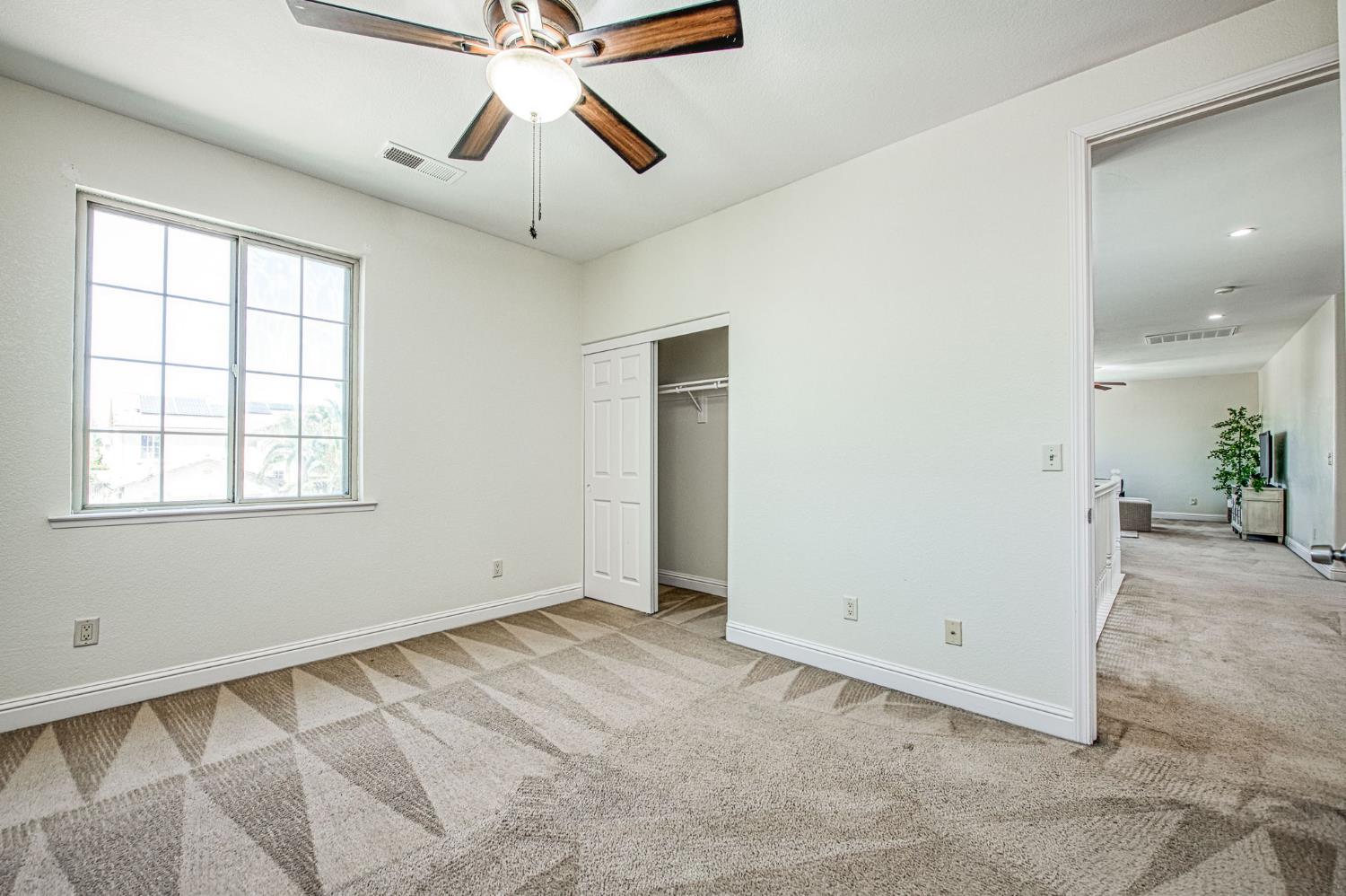 5860 E Byrd Ave, Fresno, CA 93727