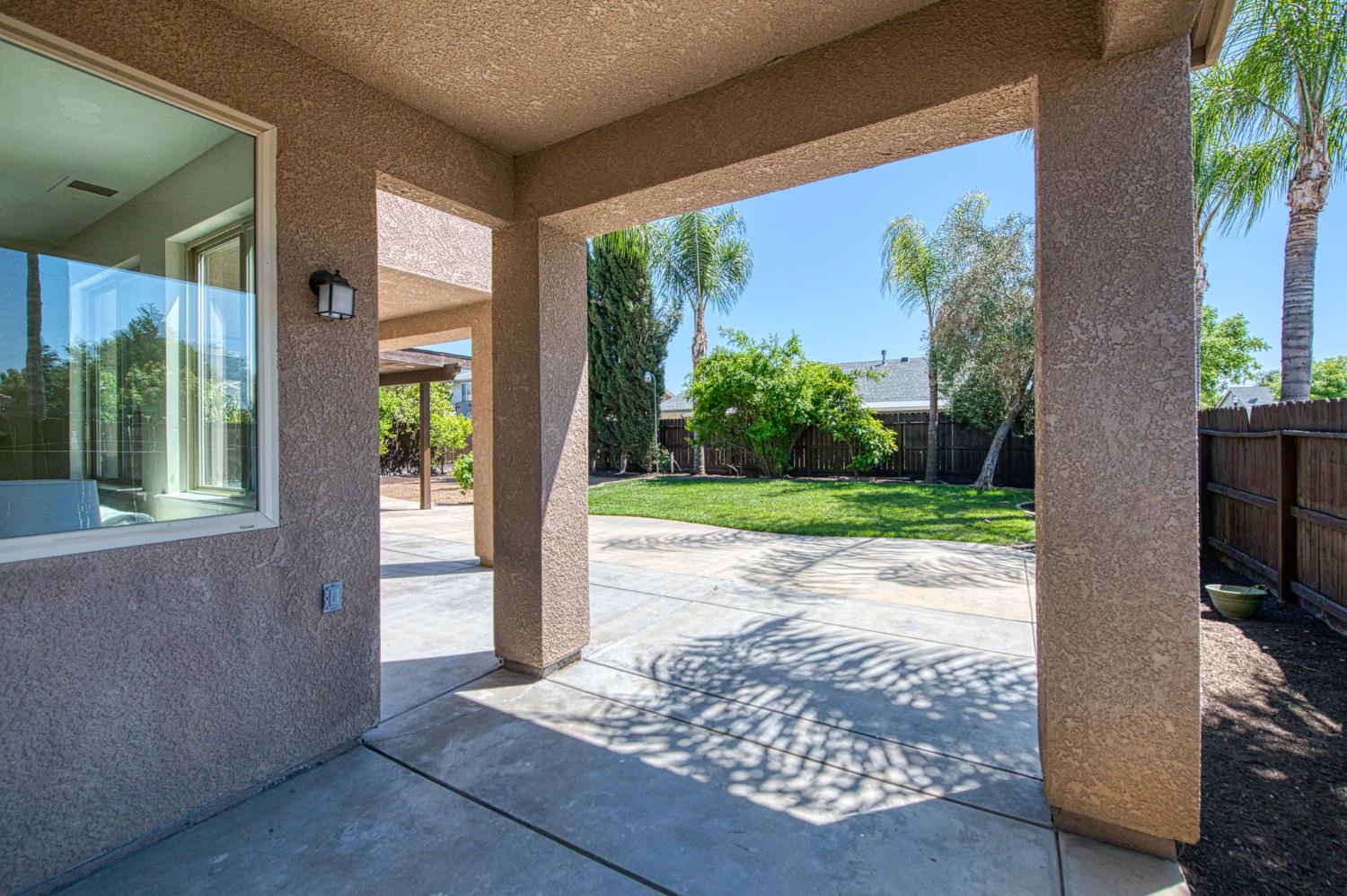 5860 E Byrd Ave, Fresno, CA 93727