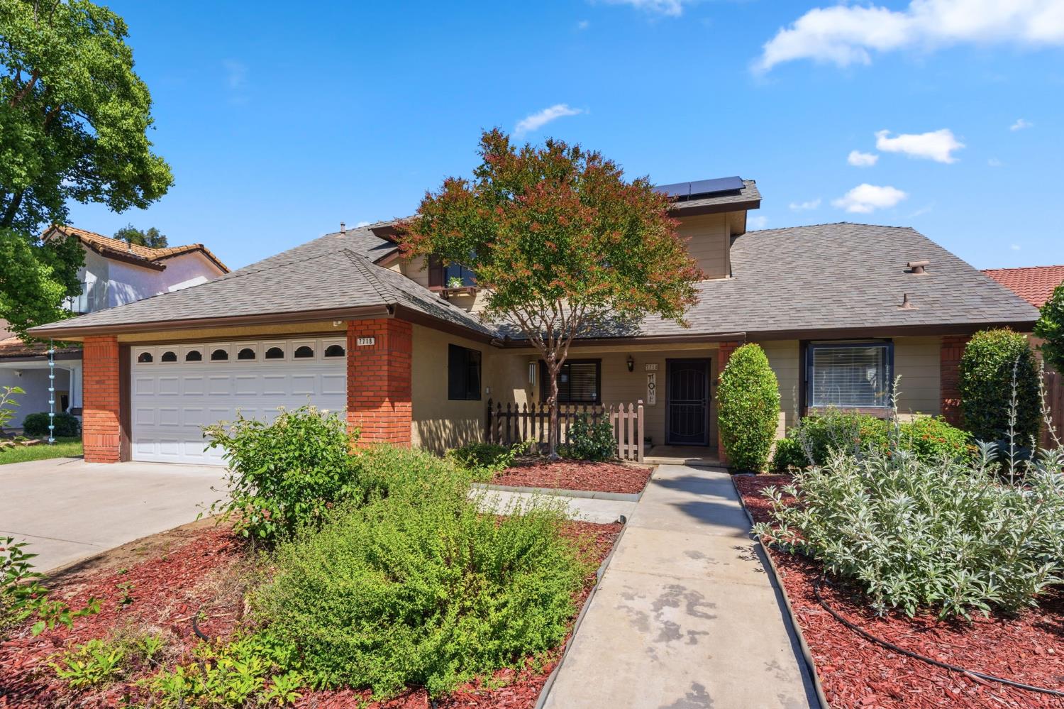 7718 N Woodrow Ave, Fresno, CA 93720