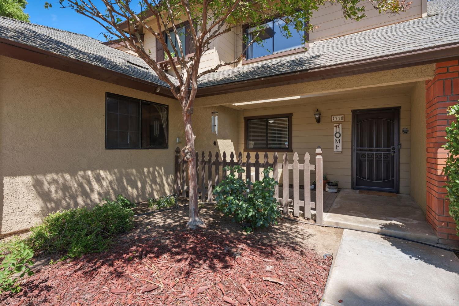 7718 N Woodrow Ave, Fresno, CA 93720