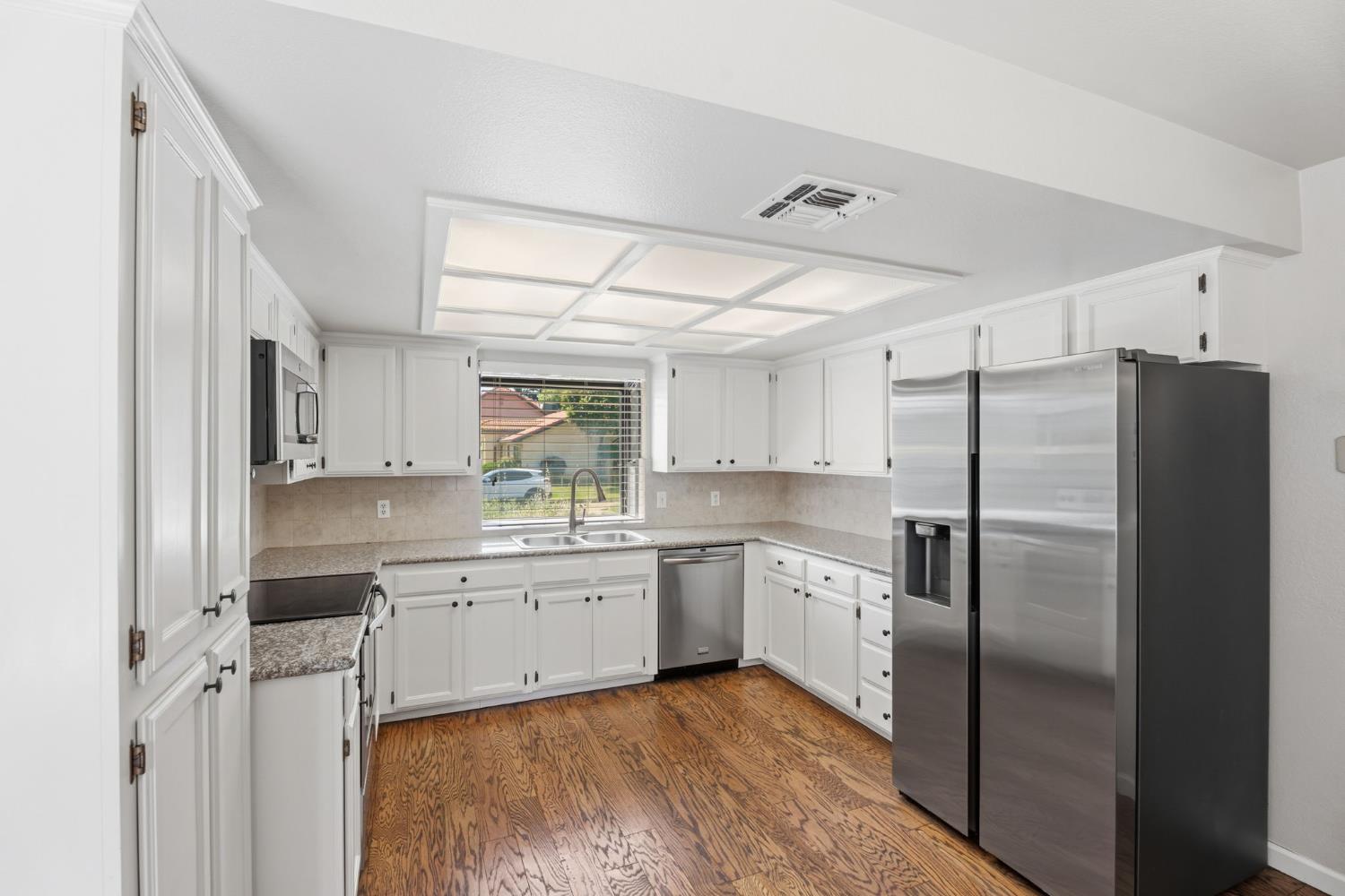 7718 N Woodrow Ave, Fresno, CA 93720