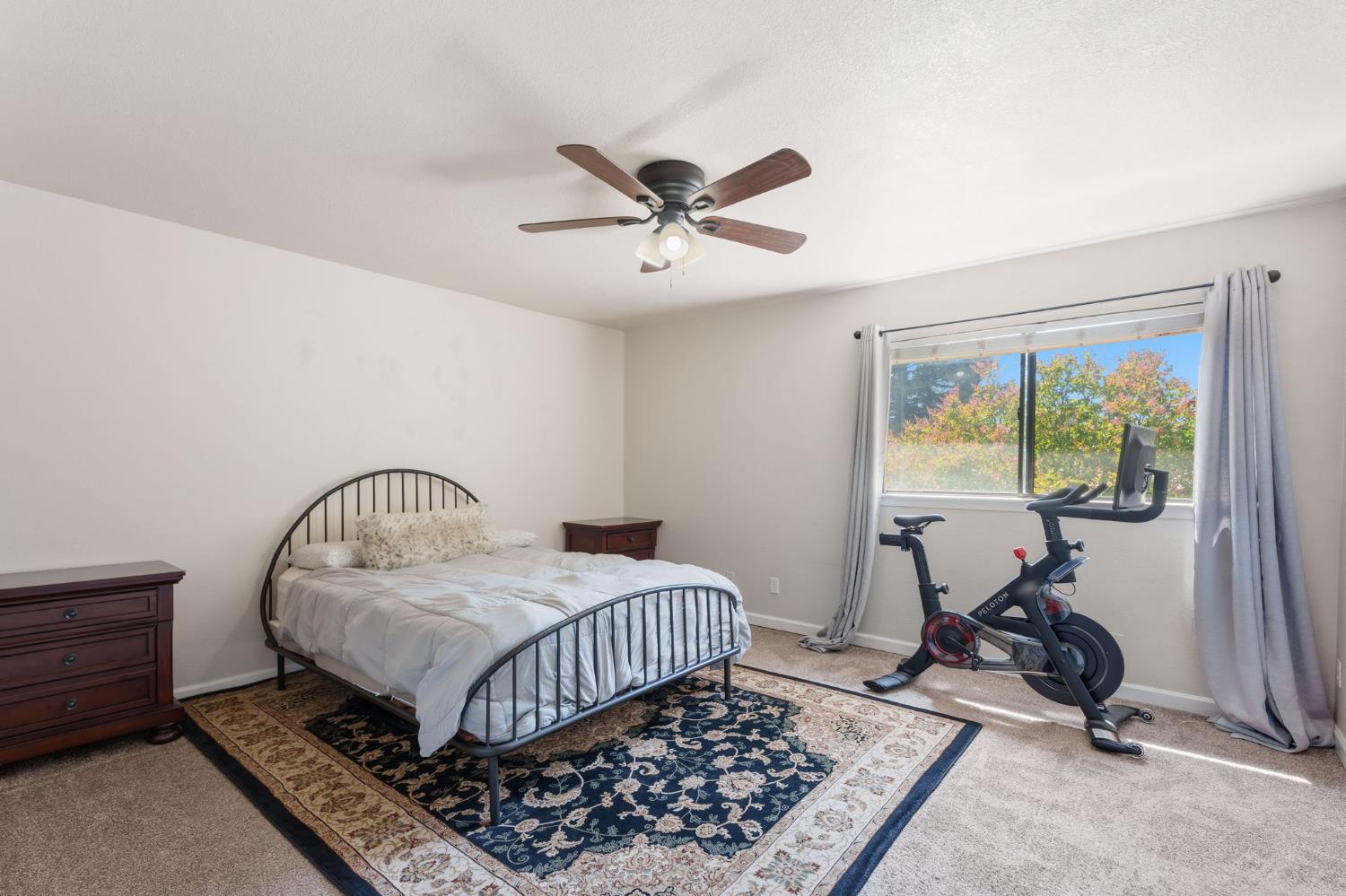 7718 N Woodrow Ave, Fresno, CA 93720