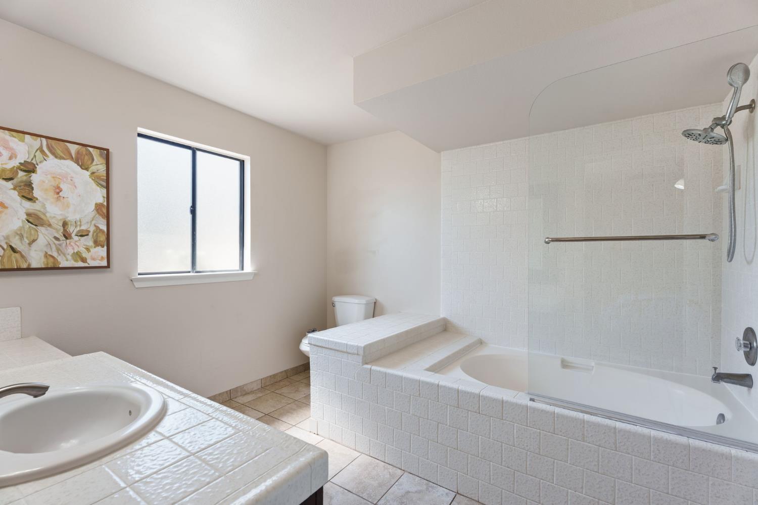 7718 N Woodrow Ave, Fresno, CA 93720