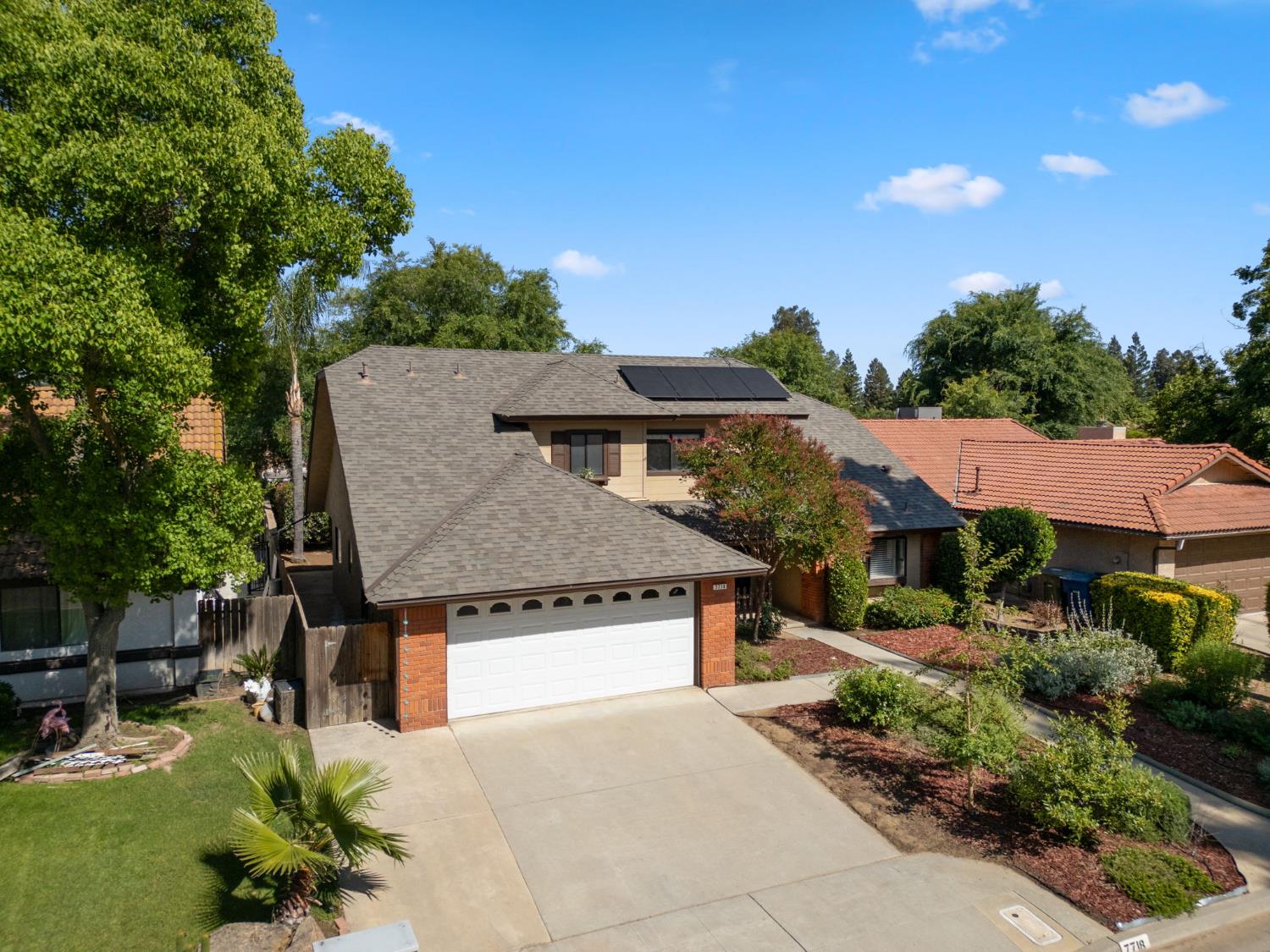 7718 N Woodrow Ave, Fresno, CA 93720