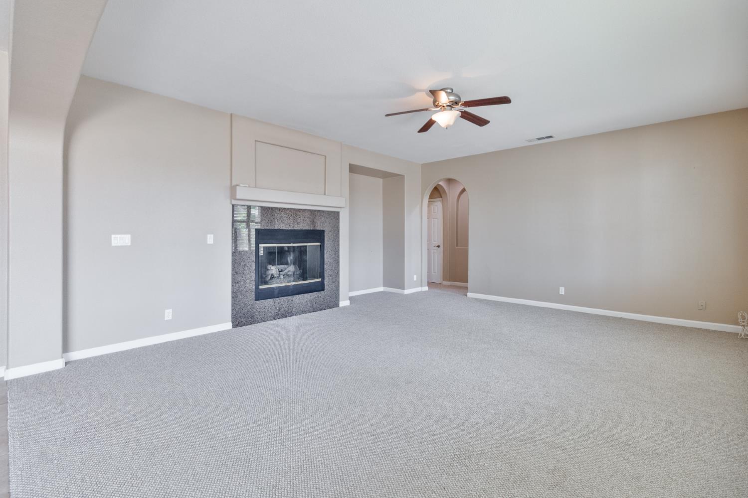 9685 Heatherhearst Dr, Chowchilla, CA 93610