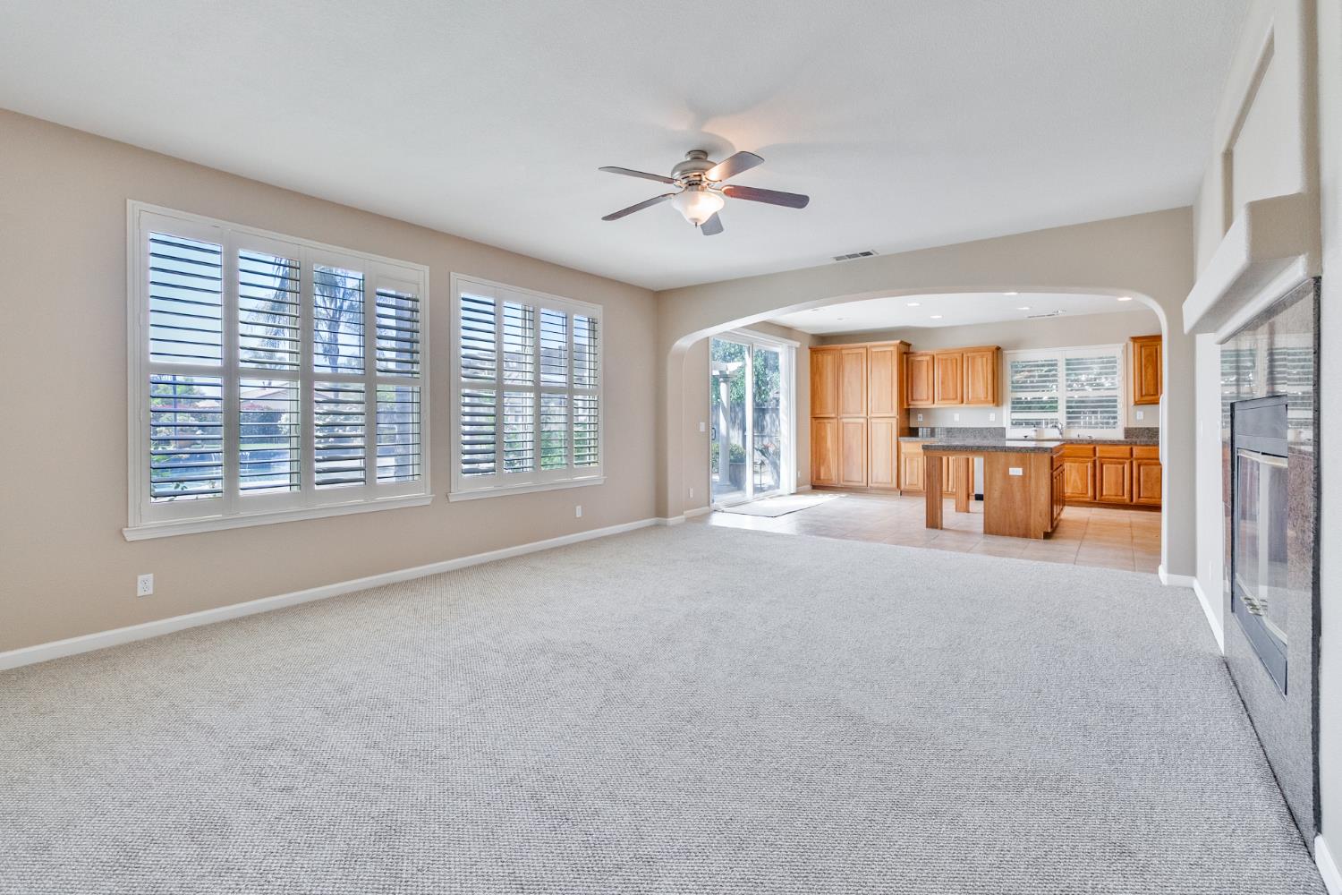 9685 Heatherhearst Dr, Chowchilla, CA 93610