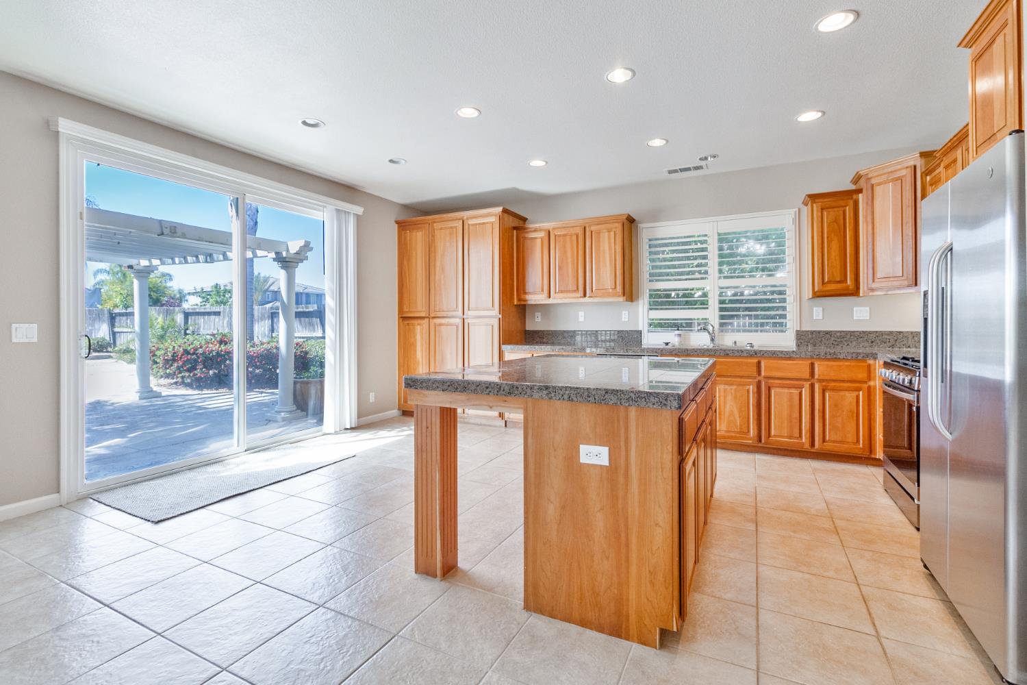 9685 Heatherhearst Dr, Chowchilla, CA 93610