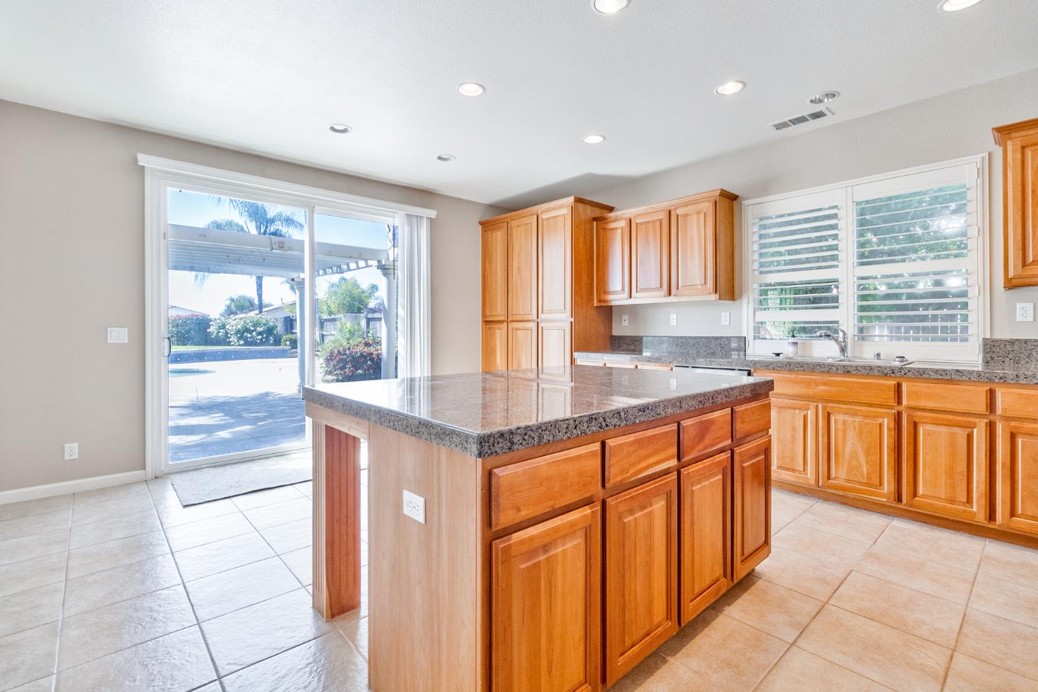 9685 Heatherhearst Dr, Chowchilla, CA 93610