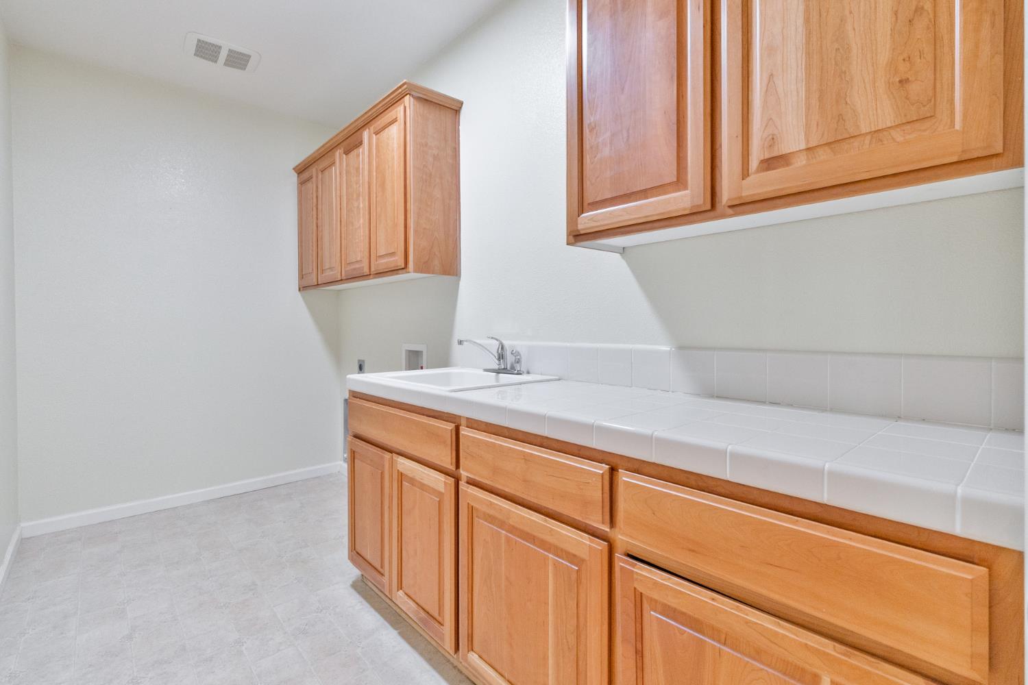 9685 Heatherhearst Dr, Chowchilla, CA 93610