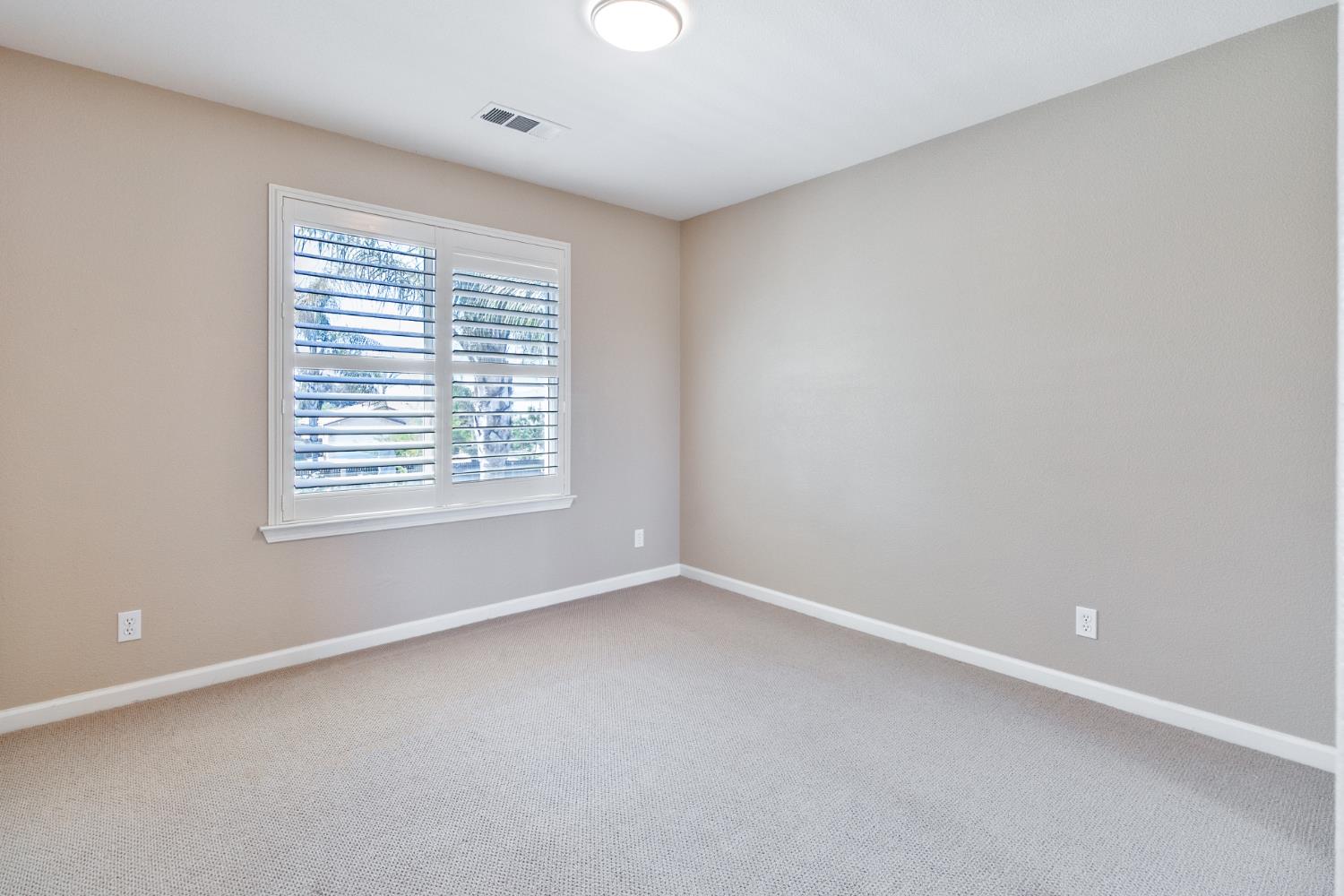9685 Heatherhearst Dr, Chowchilla, CA 93610