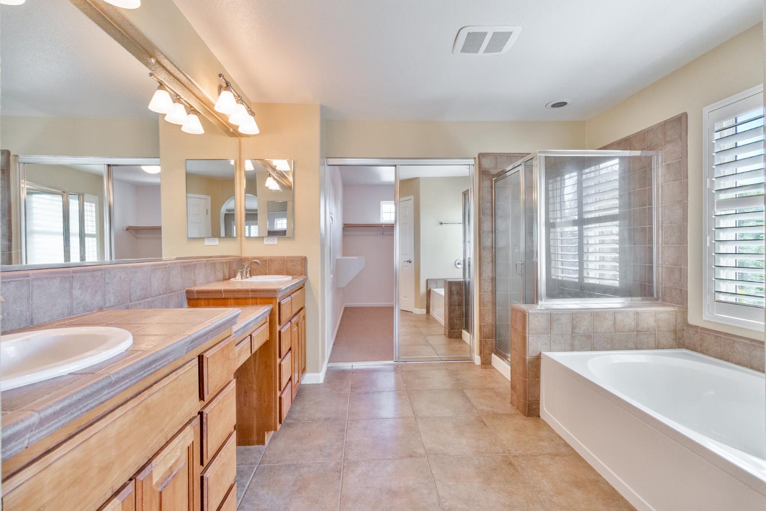 9685 Heatherhearst Dr, Chowchilla, CA 93610