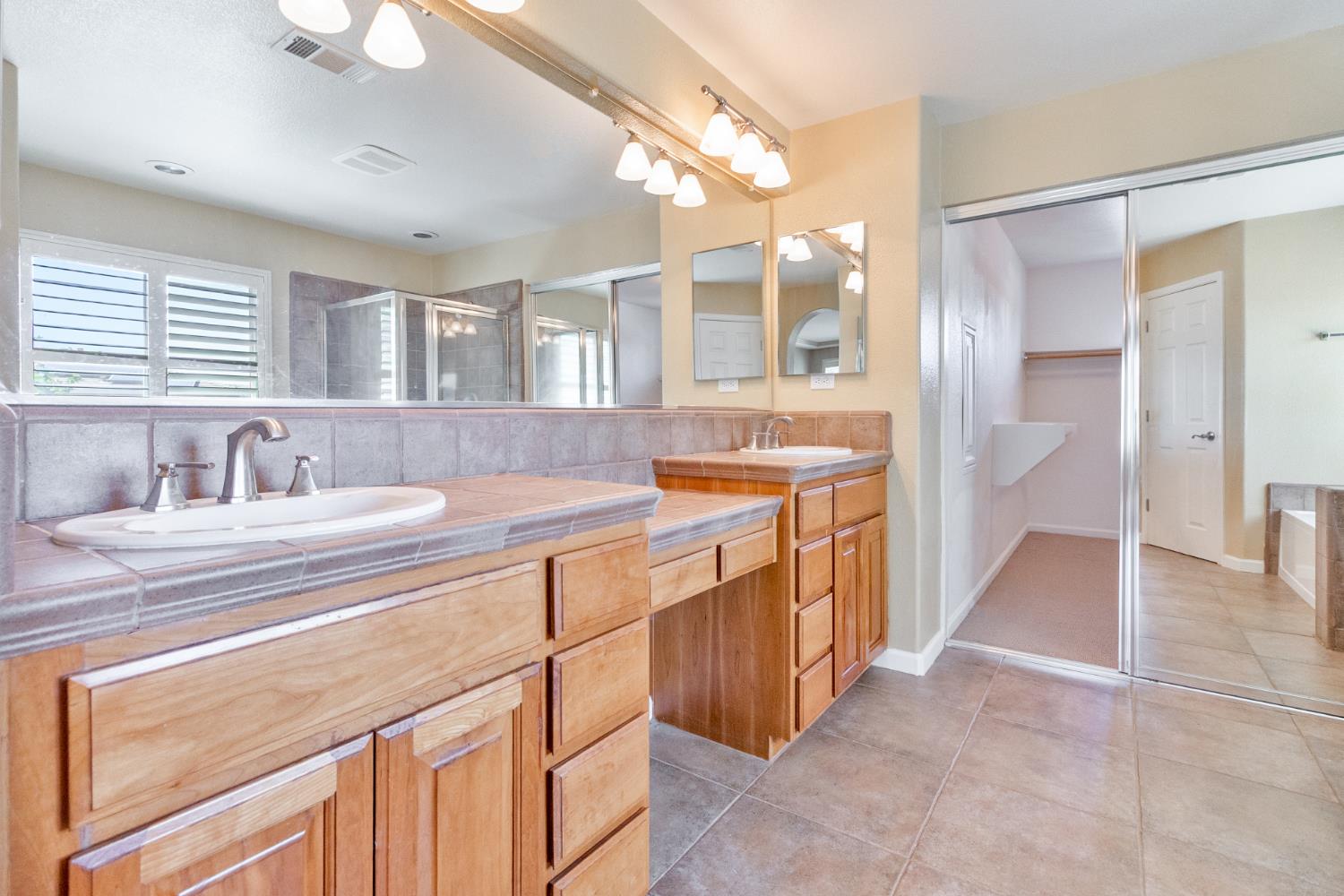 9685 Heatherhearst Dr, Chowchilla, CA 93610