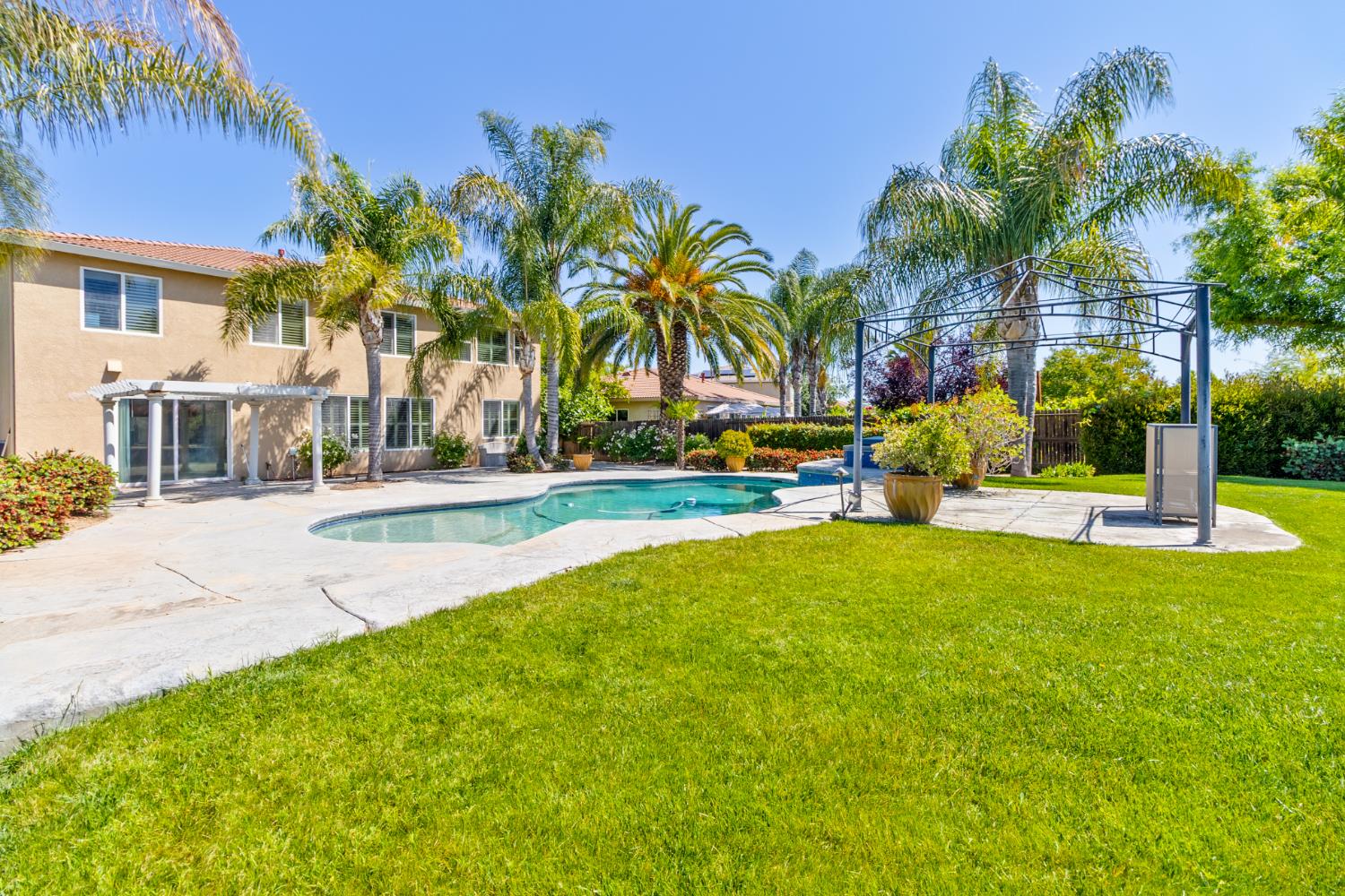 9685 Heatherhearst Dr, Chowchilla, CA 93610